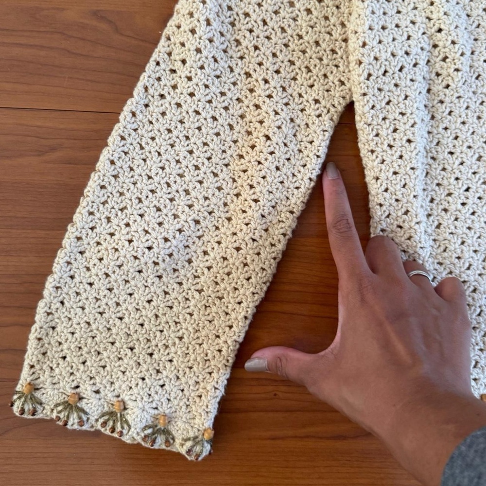 90s Crochet + Wood Bead Cardigan - Picture 6 of 8